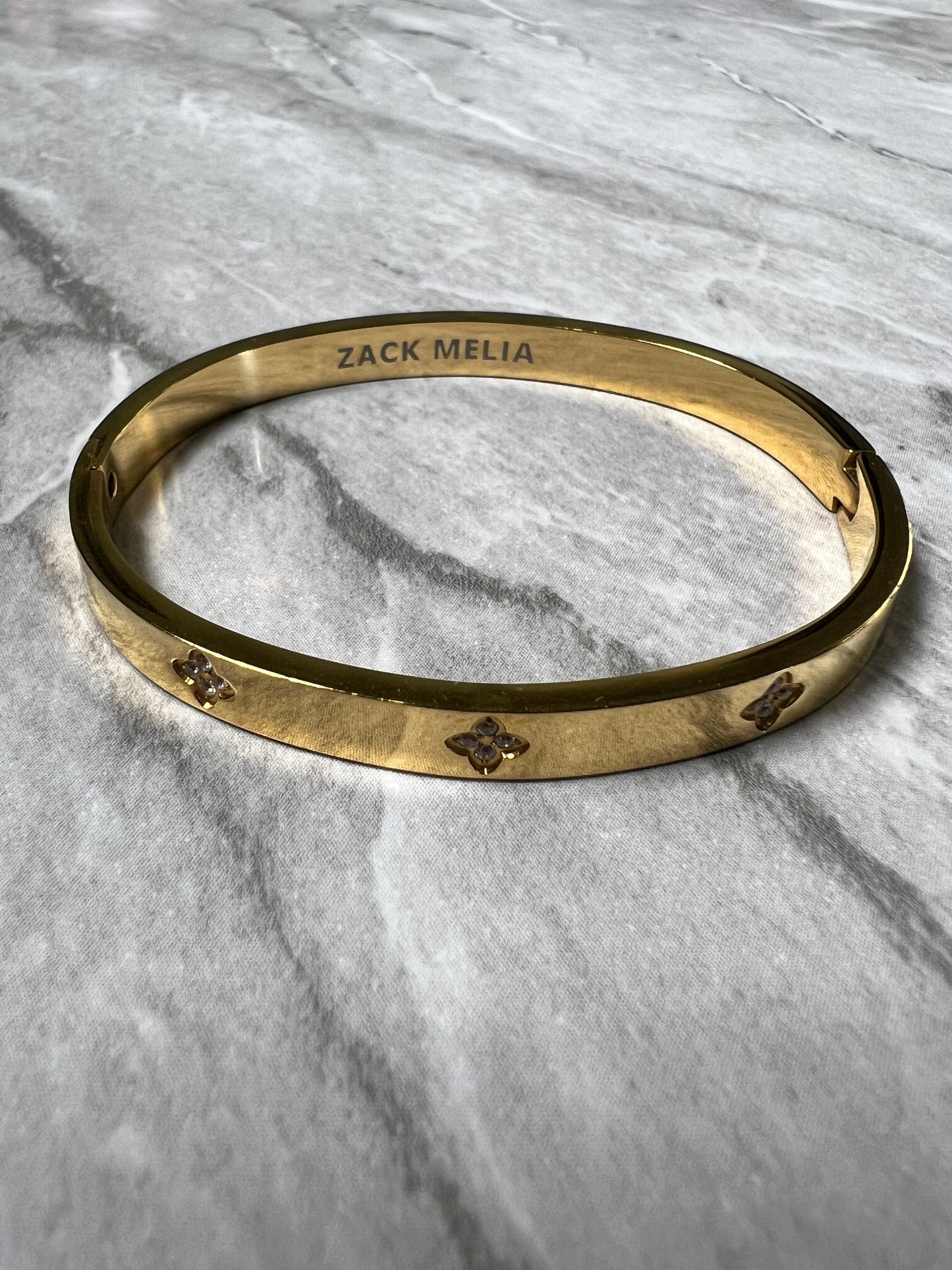 Onika Clover Bangle - Waterproof and Tarnish Free - Gold/Silver Option