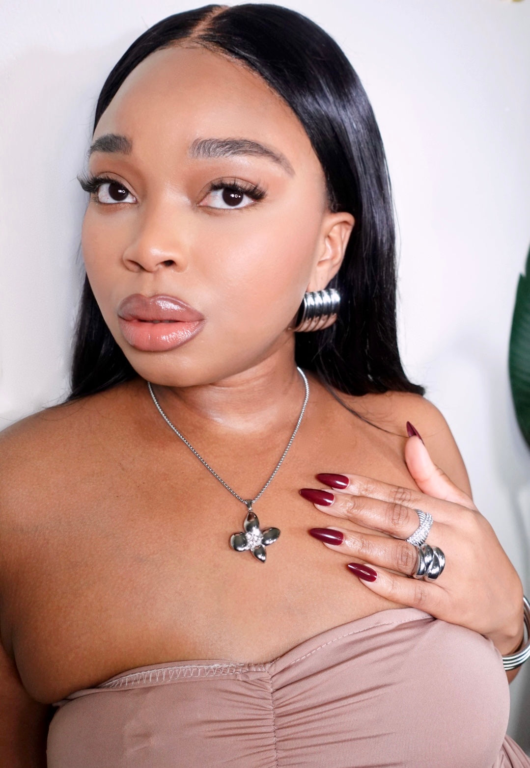 Getty Flower Pendant Necklace