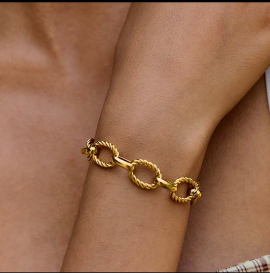 Léa Twisted Chain Link  Bracelet