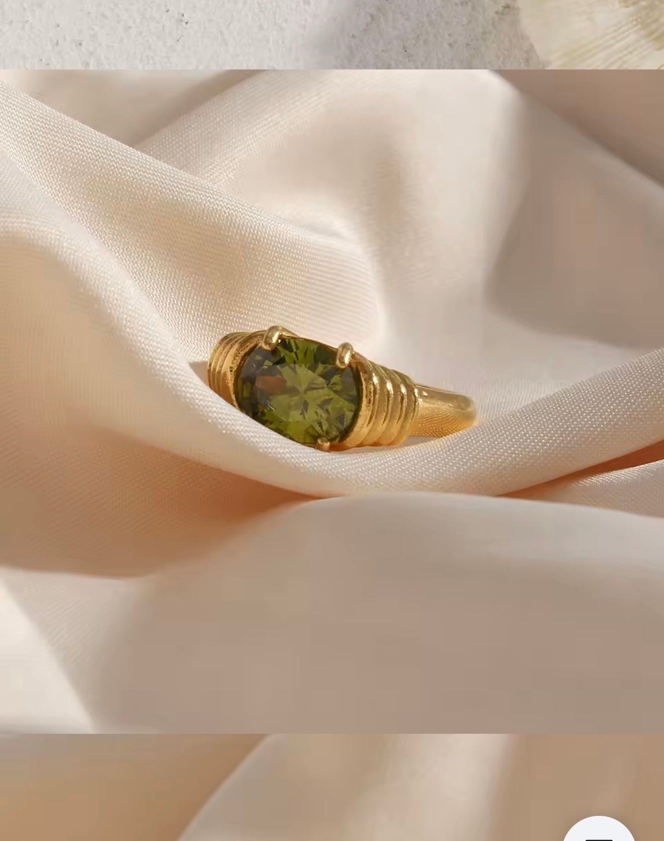 Ruby Red et Emerald Cubic Zirconia Signet Ring