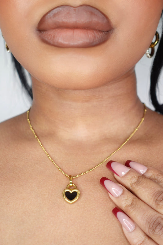 Odo Mother of Pearl Pendant Necklace