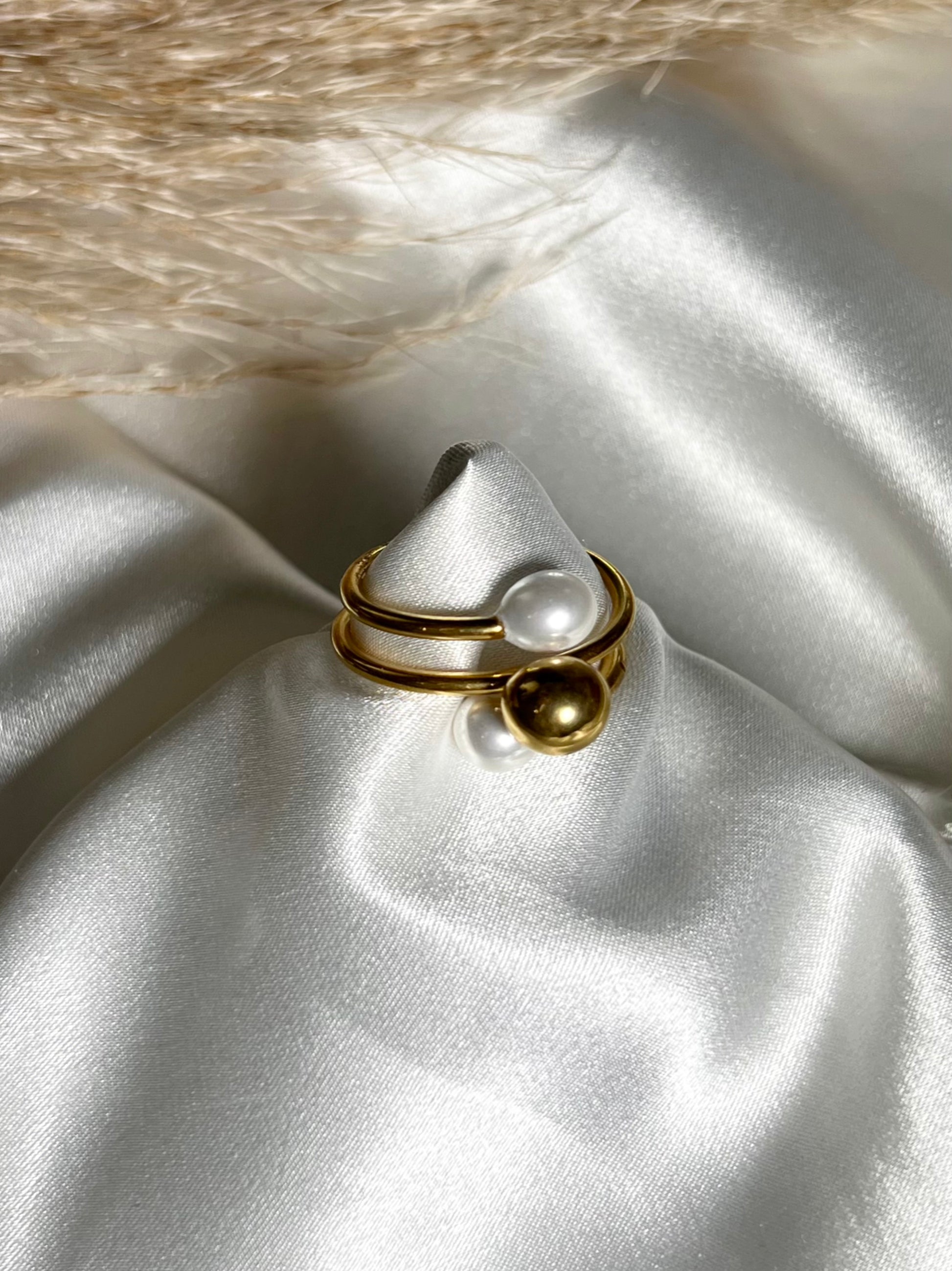 Mother of pearl shell ring on sale